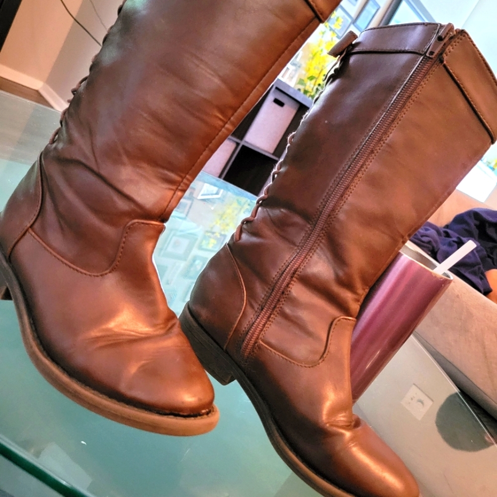 Girls boots